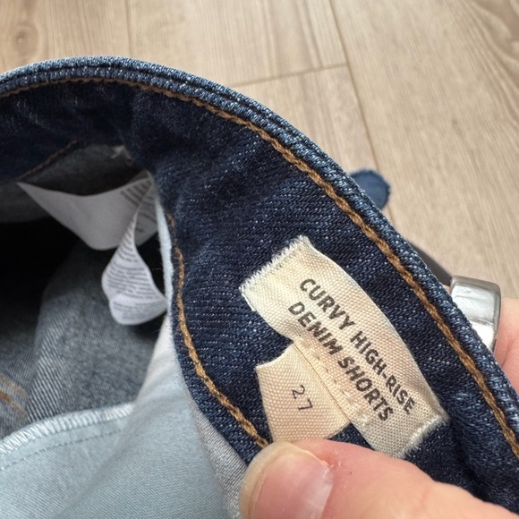 Madewell Women's Curvy High Rise Denim Shorts - Dark Blue - Picture 5 of 6